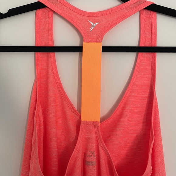 Old Navy Active work out tank - Picture 3 of 4